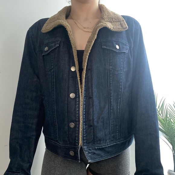 Vintage navy blue Jean jacket with brown fur collar - Picture 2 of 12